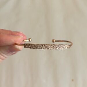 bracelet or arm cuff